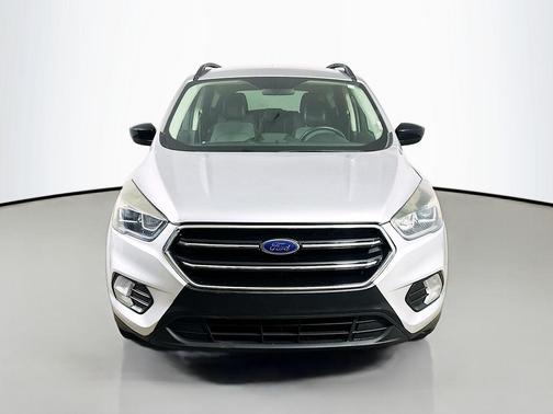 Ingot Silver Metallic 2019 Ford Escape SE