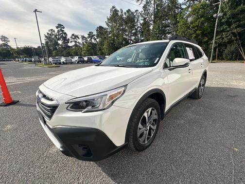Crystal White Pearl 2022 Subaru Outback Limited