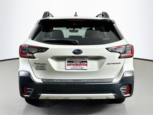 Crystal White Pearl 2022 Subaru Outback Limited