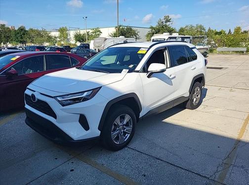 Ice Cap 2024 Toyota RAV4 XLE