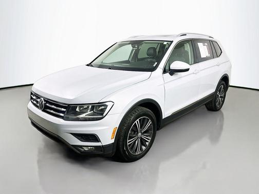 White Silver 2018 Volkswagen Tiguan 2.0T SEL