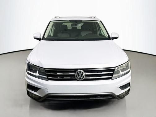 White Silver 2018 Volkswagen Tiguan 2.0T SEL