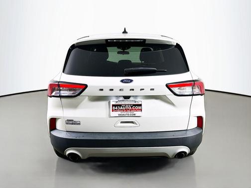Star White Metallic Tri-Coat 2022 Ford Escape SE
