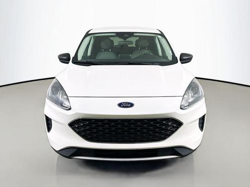 Star White Metallic Tri-Coat 2022 Ford Escape SE