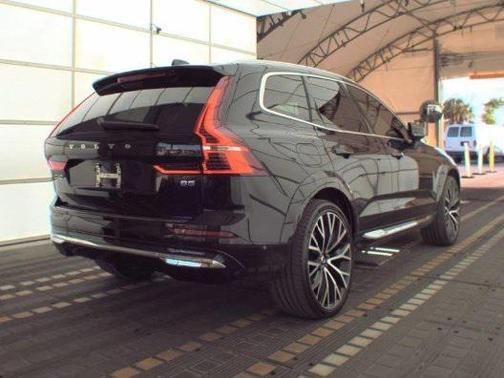 2022 Volvo XC60 B5 Inscription