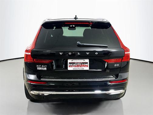 2022 Volvo XC60 B5 Inscription