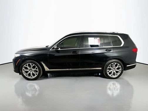 Black Sapphire Metallic 2020 BMW X7 xDrive40i