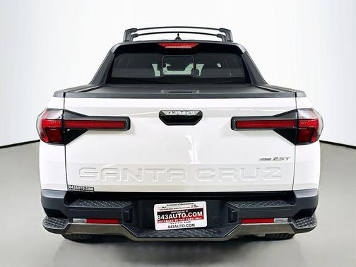Atlas White 2025 Hyundai SANTA CRUZ Limited