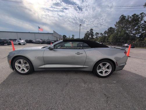 Sharkskin Metallic 2023 Chevrolet Camaro 1LT