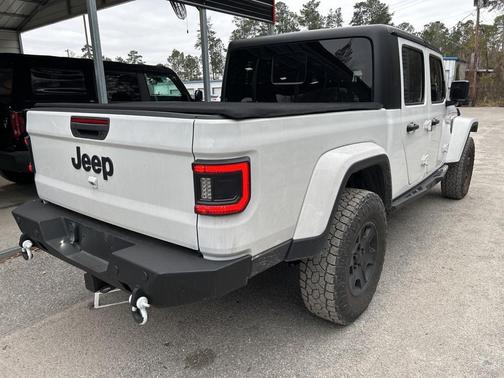 2024 Jeep Gladiator Sport S