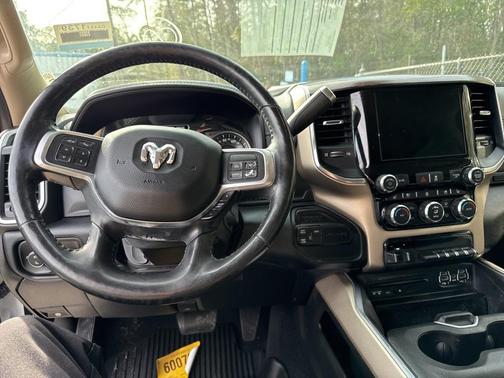 2019 RAM 3500 Laramie Crew Cab 4x4 8' Box