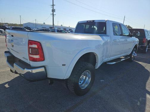 2019 RAM 3500 Laramie Crew Cab 4x4 8' Box