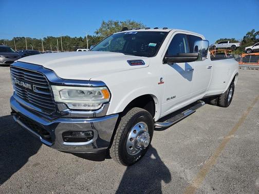 2019 RAM 3500 Laramie Crew Cab 4x4 8' Box
