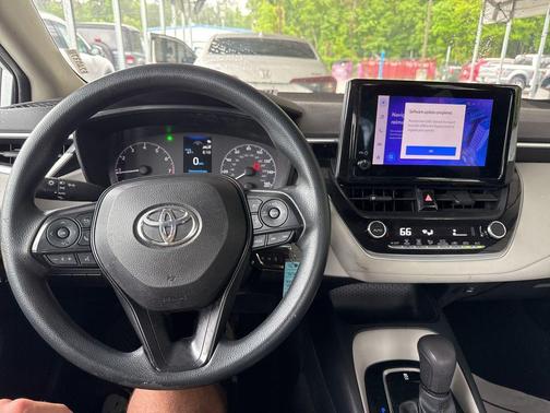 Ice 2023 Toyota Corolla LE