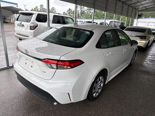 Ice 2023 Toyota Corolla LE