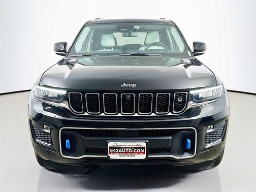 Diamond Black Crystal Pearlcoat 2022 Jeep Grand Cherokee 4xe Overland