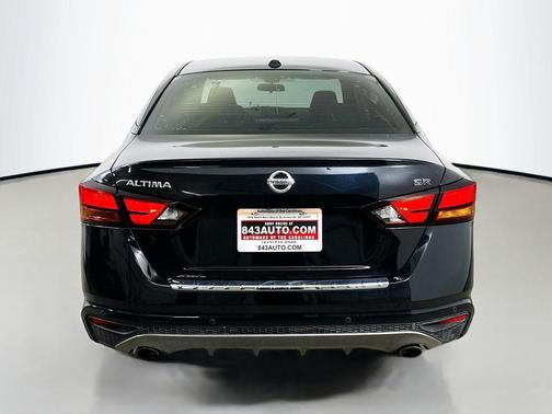 2022 Nissan Altima SR FWD