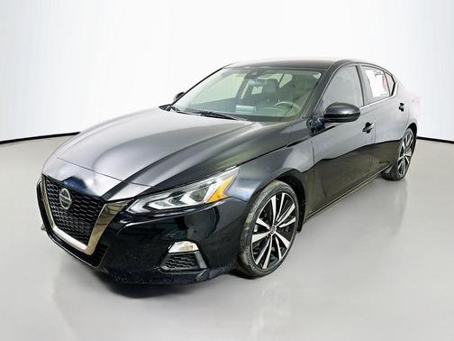 2022 Nissan Altima SR FWD