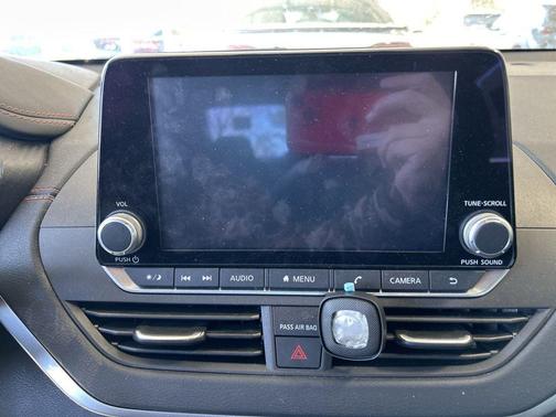 2022 Nissan Altima SR FWD