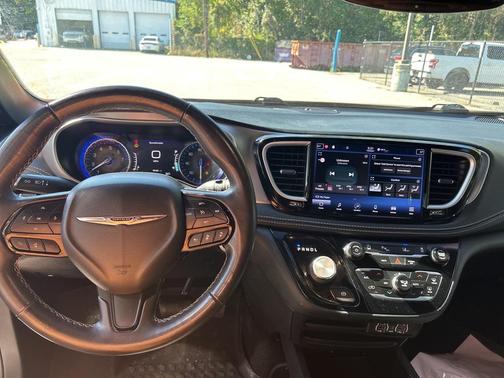 2021 Chrysler Pacifica Touring