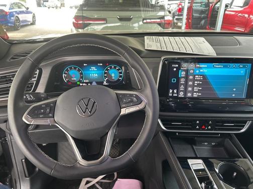 2024 Volkswagen Atlas Cross Sport 2.0T SE w/Technology