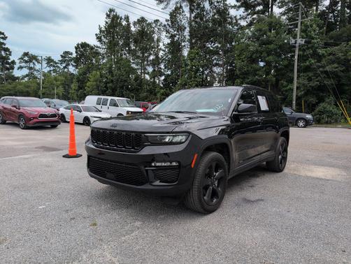 Diamond Black Crystal Pearlcoat 2023 Jeep Grand Cherokee Limited