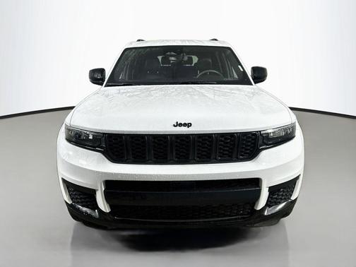 Bright White Clearcoat 2023 Jeep Grand Cherokee L Altitude