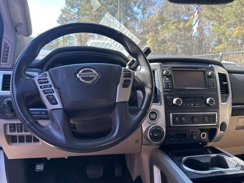 2017 Nissan Titan XD SV