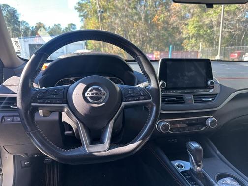 2022 Nissan Altima SR FWD