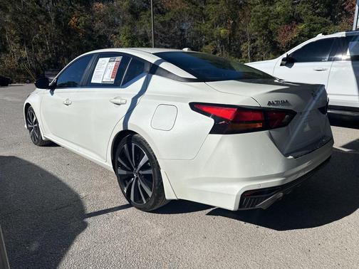 2022 Nissan Altima SR FWD