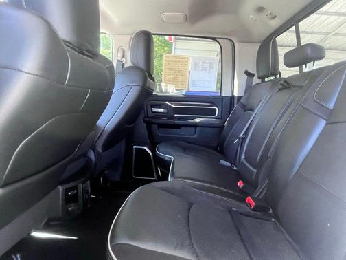 Bright White Clearcoat 2024 RAM 2500 Laramie Crew Cab 4x4 6'4' Box