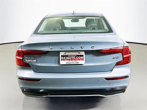 2024 Volvo S60 B5 Core Dark Theme