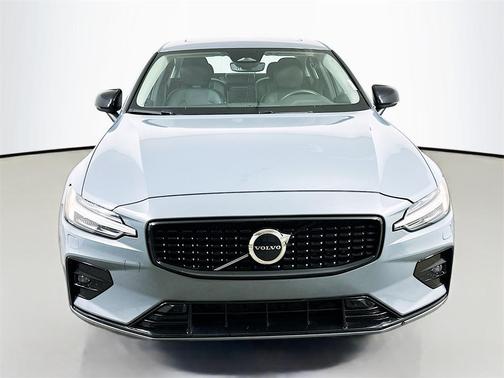 2024 Volvo S60 B5 Core Dark Theme