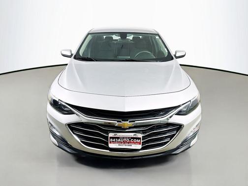 Silver Ice Metallic 2022 Chevrolet Malibu FWD LT
