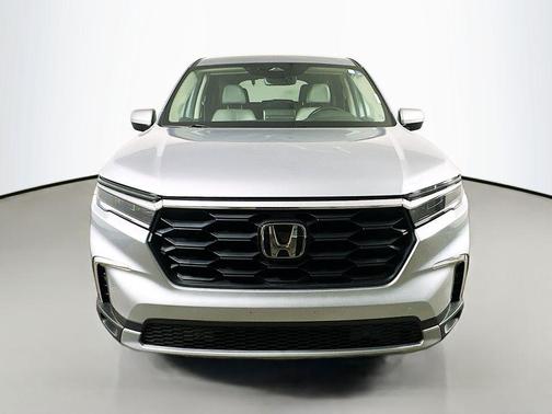 Lunar Silver Metallic 2024 Honda Pilot EX-L
