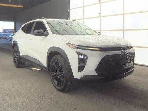 Summit White 2024 Chevrolet Trax FWD ACTIV