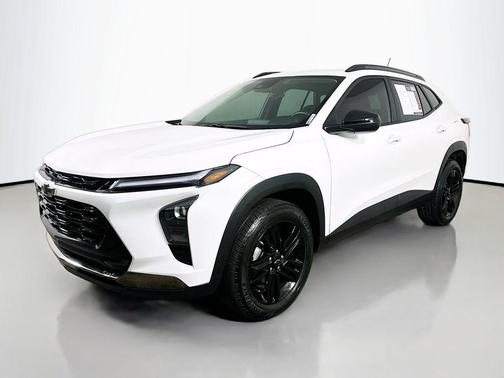 Summit White 2024 Chevrolet Trax FWD ACTIV