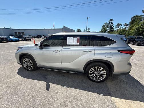Silver Sky Metallic 2025 Toyota RAV4 LE