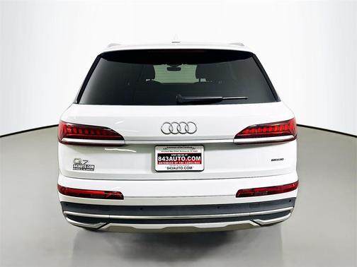 2023 Audi Q7 45 Premium Plus