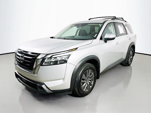 Brilliant Silver Metallic 2024 Nissan Pathfinder SV FWD