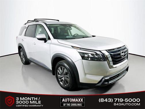 Brilliant Silver Metallic 2024 Nissan Pathfinder SV FWD