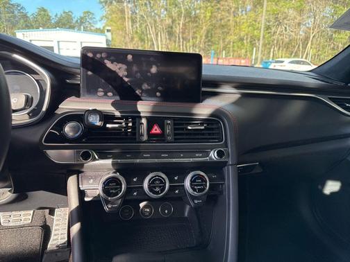 2023 Genesis G70 3.3T RWD