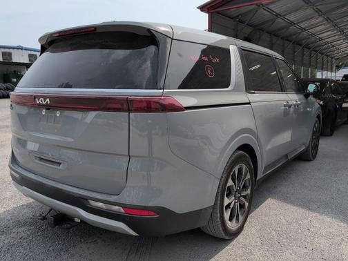 Ceramic Silver 2024 Kia Carnival EX