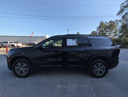 Mosaic Black Metallic 2025 Chevrolet Traverse LT