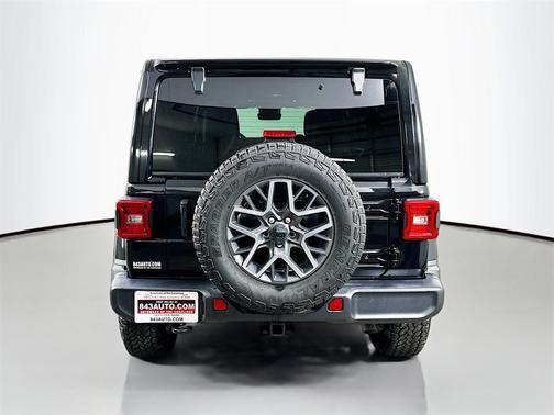 2024 Jeep Wrangler 4-Door Sahara 4x4