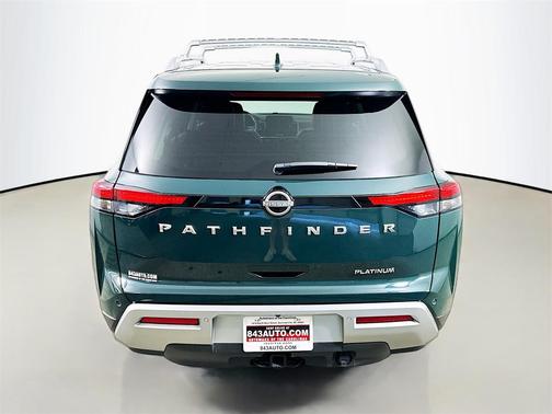2024 Nissan Pathfinder Platinum FWD