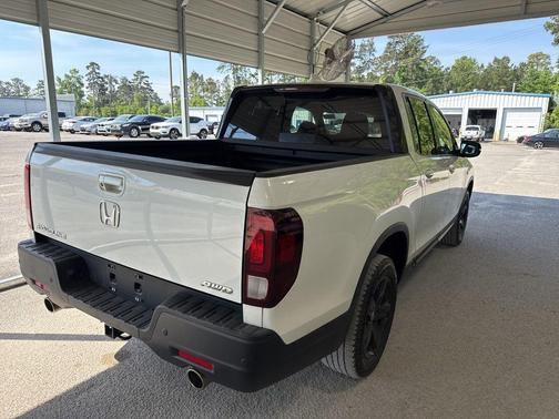 Platinum White Pearl 2023 Honda Ridgeline Black