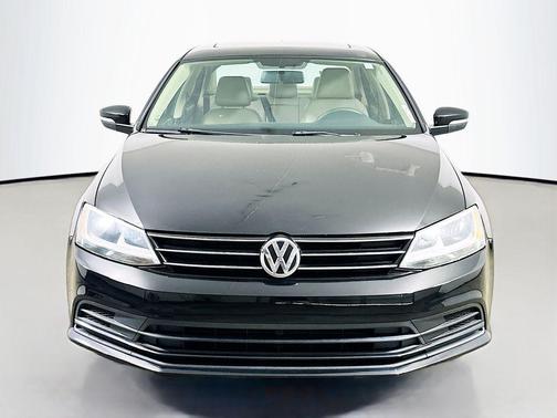 Black Uni 2015 Volkswagen Jetta Auto SE w/Connectivity