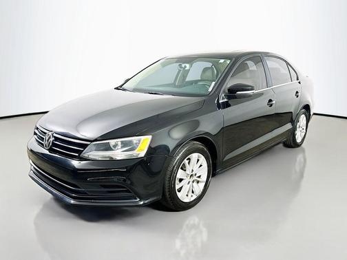 Black Uni 2015 Volkswagen Jetta Auto SE w/Connectivity