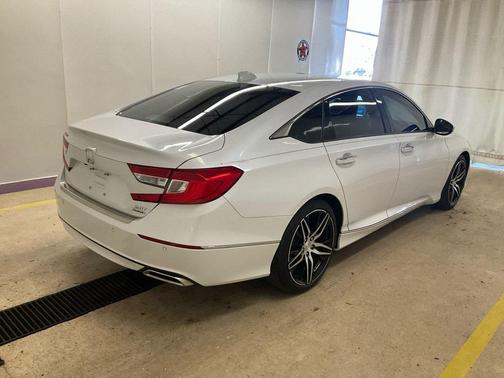 2022 Honda Accord Touring 2.0T